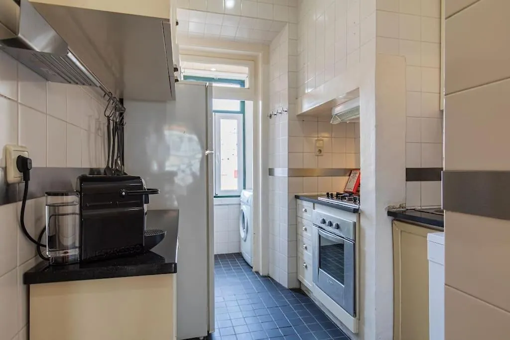 Typical Lisbon Apartment 2Bdr Португалия
