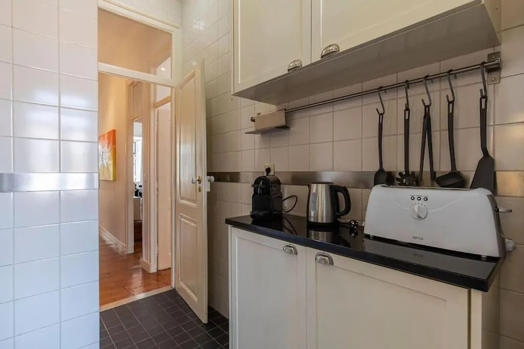 Typical Lisbon Apartment 2Bdr 0*,